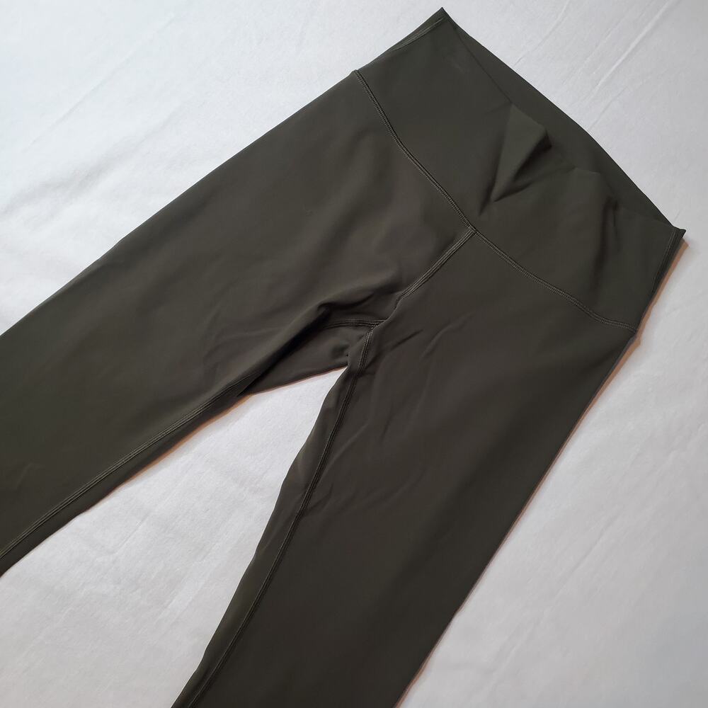 Lululemon Women's Size 8 Wunder Under Crop High-Rise Full-On Luxtreme 21" Olive